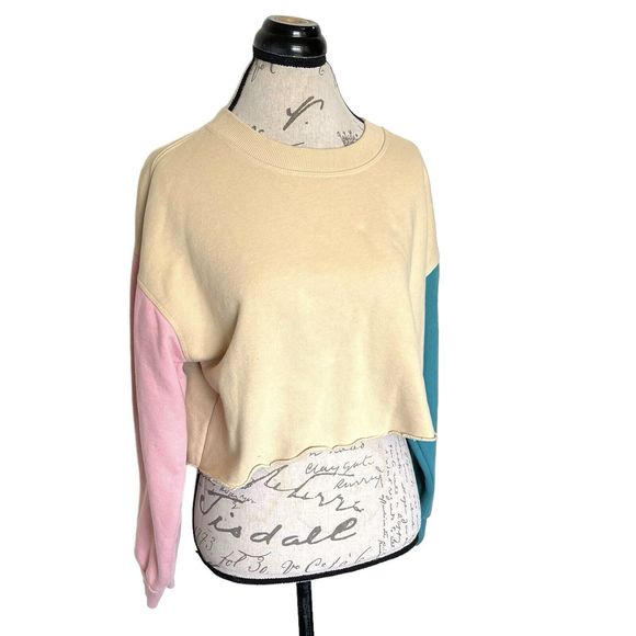 Forever 21 Sweatershirt Womens Size Medium Crop Cut Color Block Long Sleeve - Picture 2 of 13